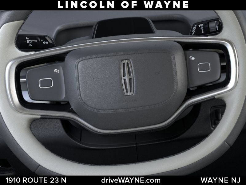 Used 2026 Lincoln Navigator Reserve AWD/4WD image 13