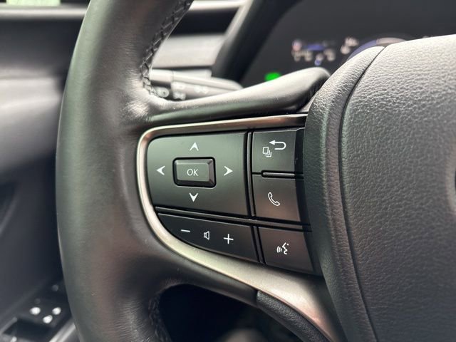 Used 2024 Lexus UX 250h AWD w/ Premium Package image 19