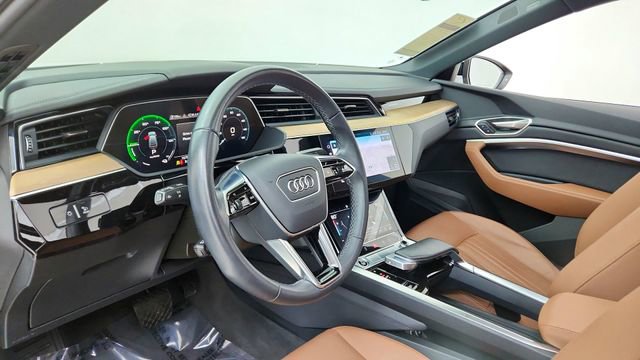 Used 2024 Audi Q8 e-tron Premium Plus w/ Premium Plus Package image 18