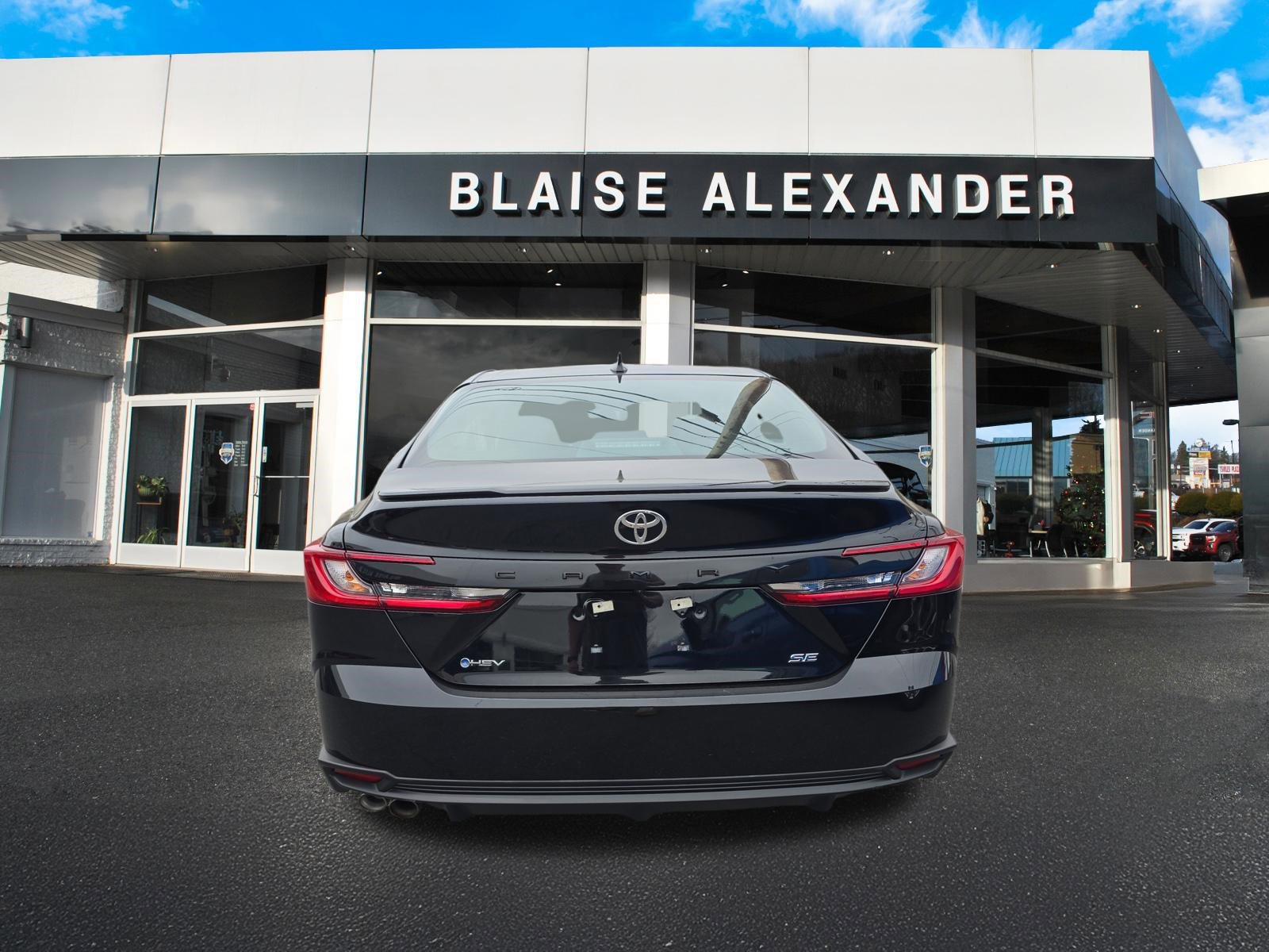 Used 2025 Toyota Camry SE FWD image 4