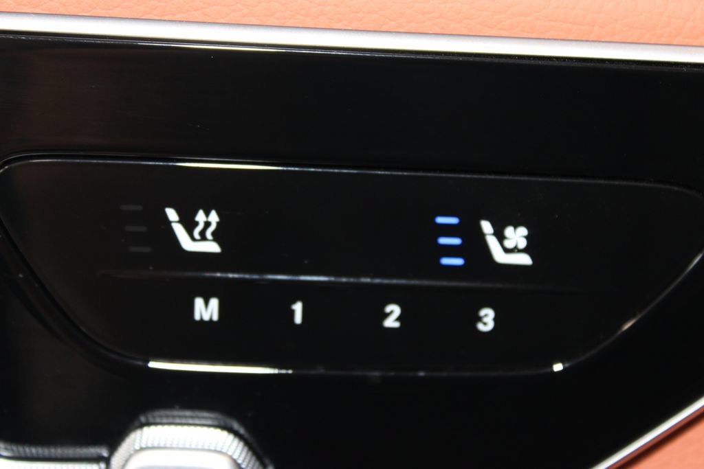 Used 2024 Mercedes-Benz C 300 Sedan image 33
