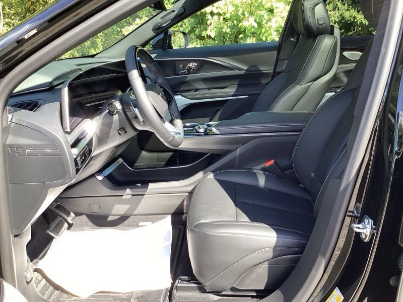 New 2026 Cadillac Lyriq V image 18