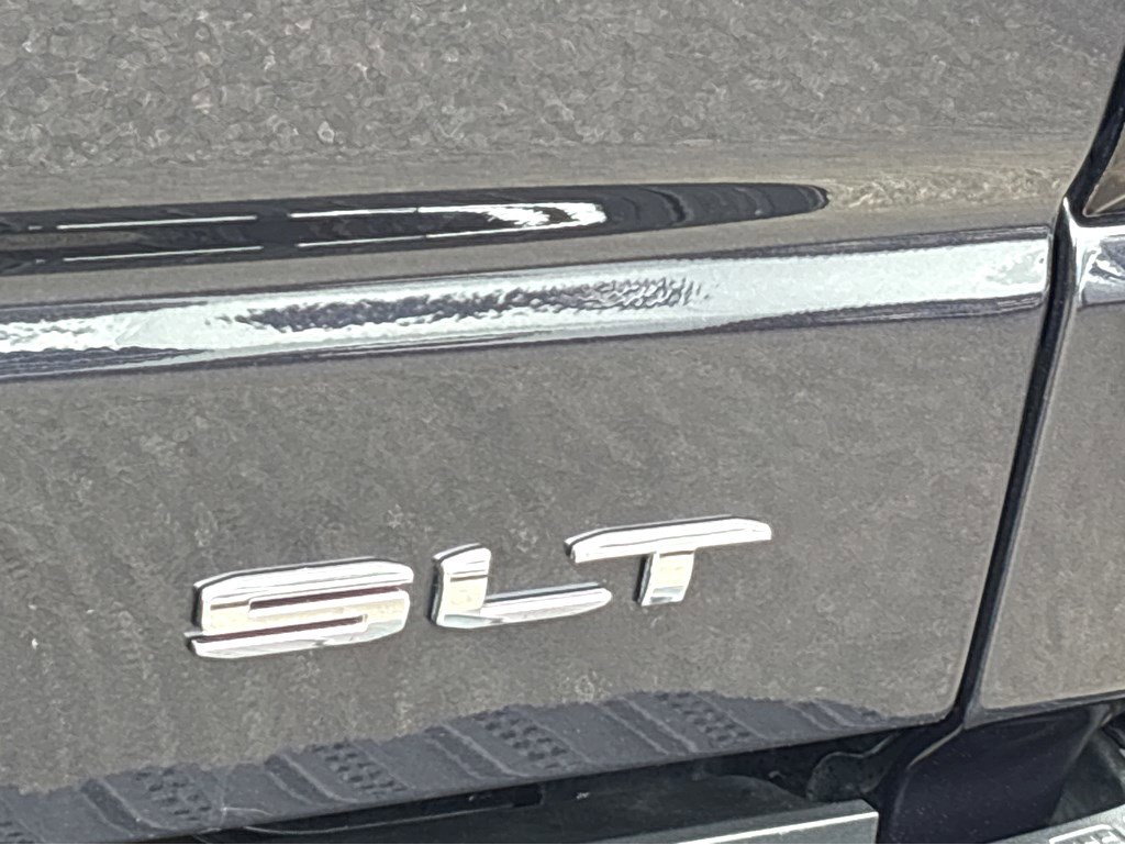 Certified 2025 GMC Sierra 1500 SLT RWD image 22