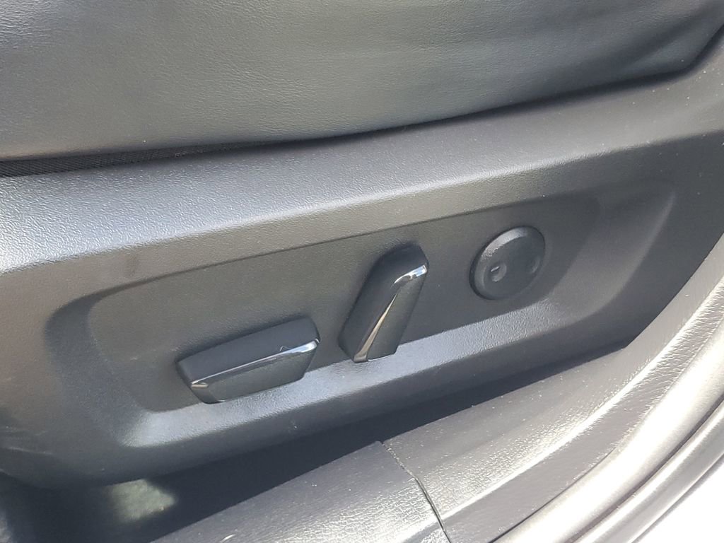 Used 2024 Mitsubishi Outlander AWD image 22