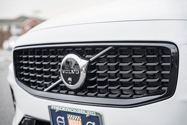 Certified 2024 Volvo S60 B5 Plus image 11