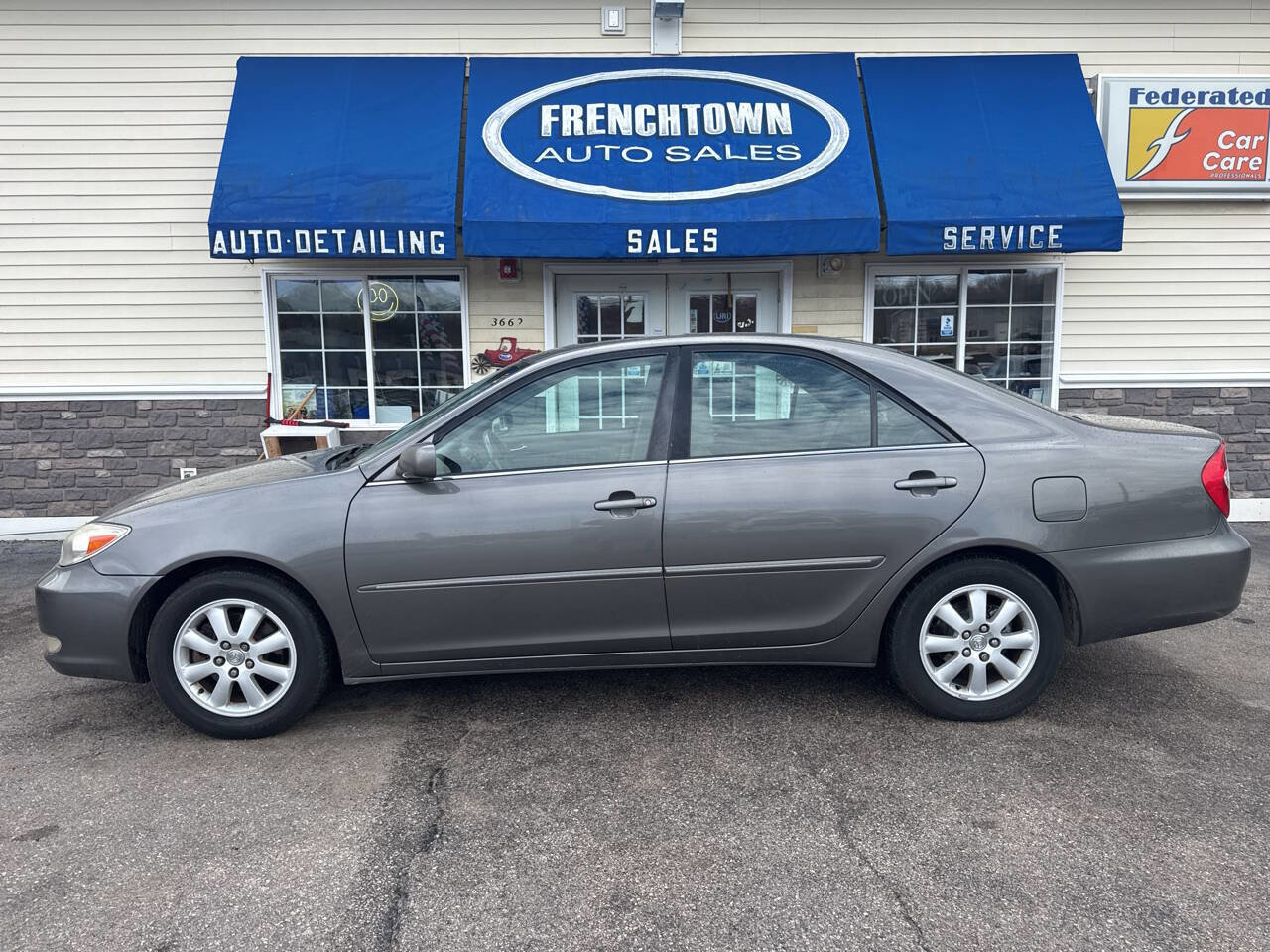Used 2003 Toyota Camry XLE image 3