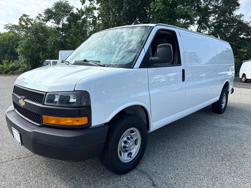 Used 2021 Chevrolet Express 3500 Extended w/ Driver Convenience Package RWD image 1