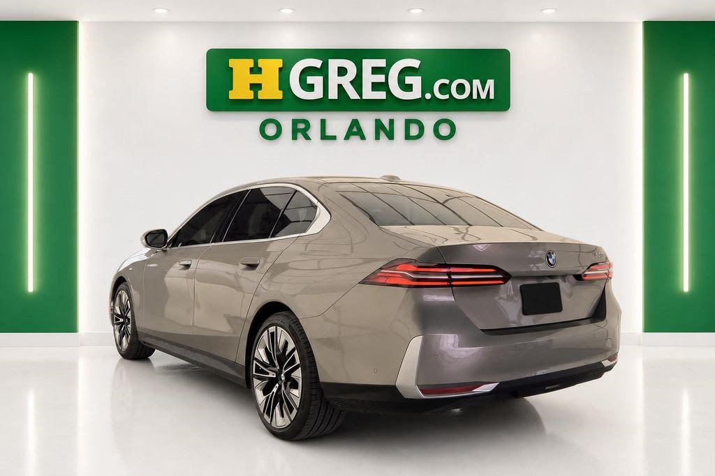 Used 2024 BMW 530i w/ Premium Package RWD image 2