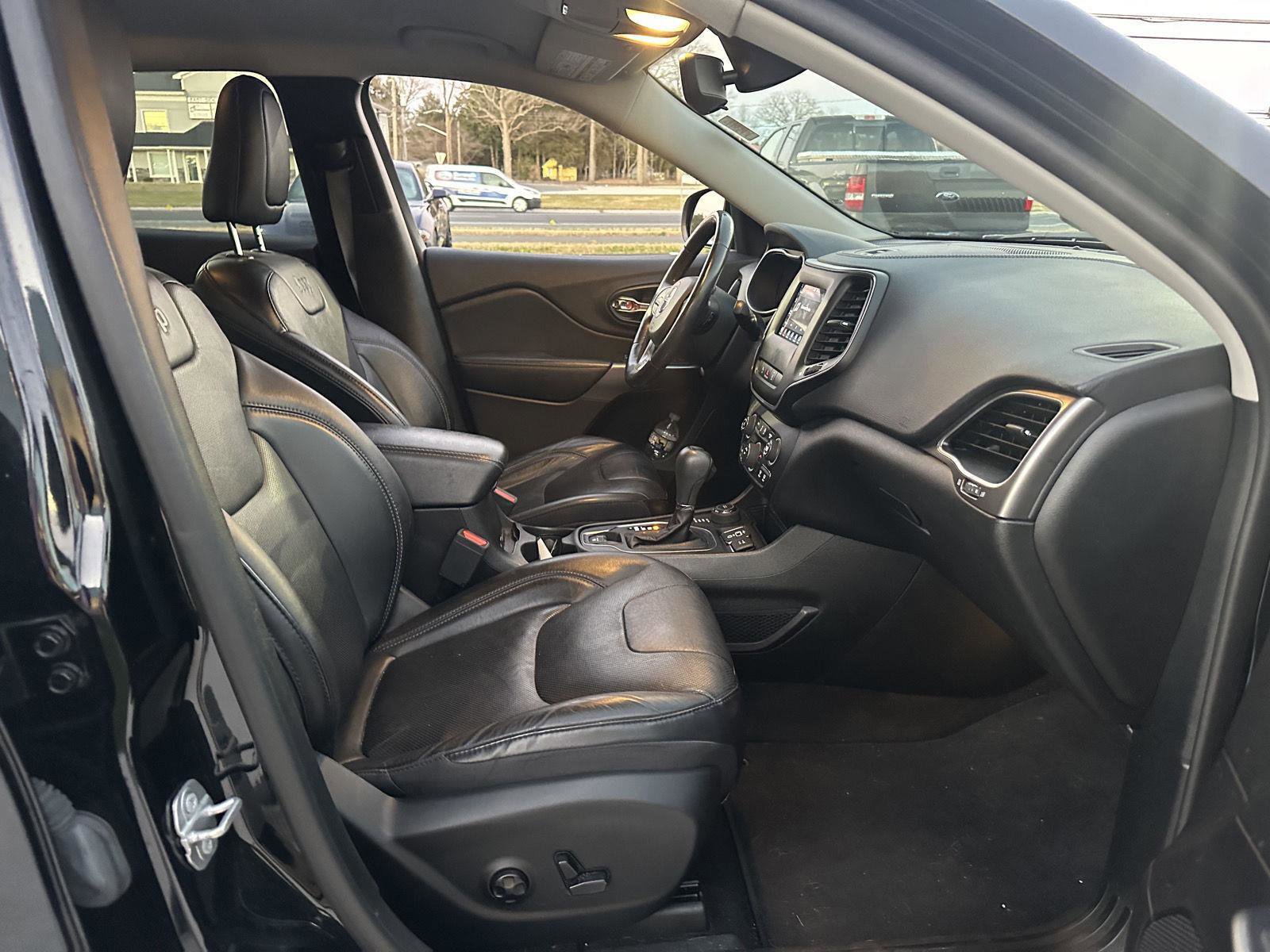 Used 2021 Jeep Cherokee Latitude Lux image 19