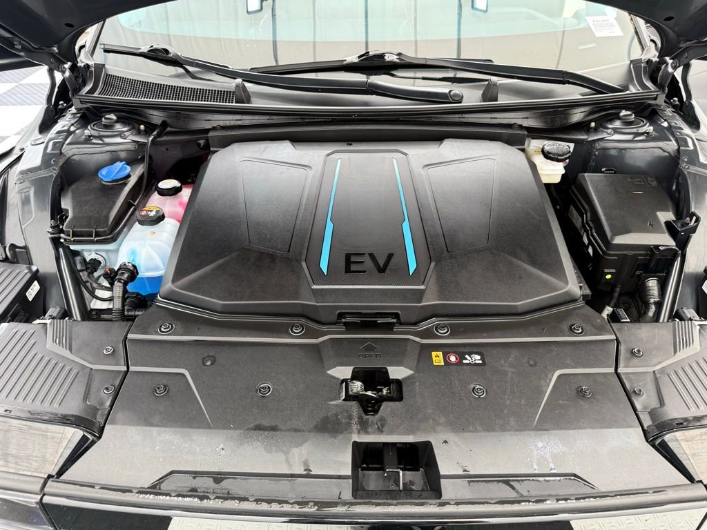 Used 2023 Hyundai Ioniq 5 Limited w/ Cargo Package RWD image 10