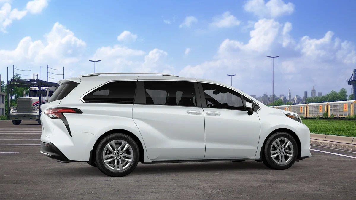 New 2026 Toyota Sienna Limited FWD image 13