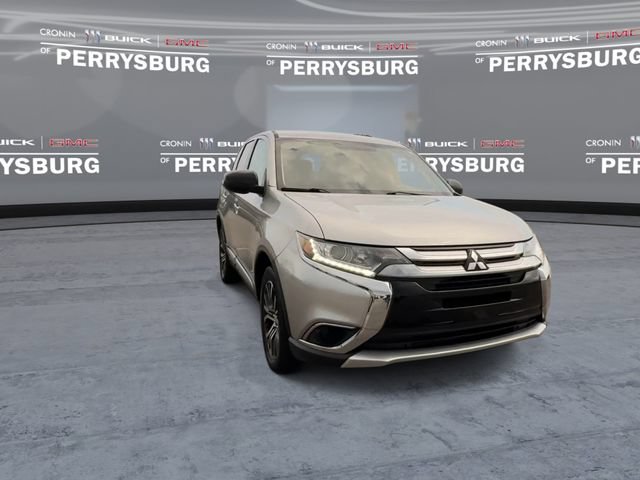 Used 2018 Mitsubishi Outlander ES AWD/4WD image 2
