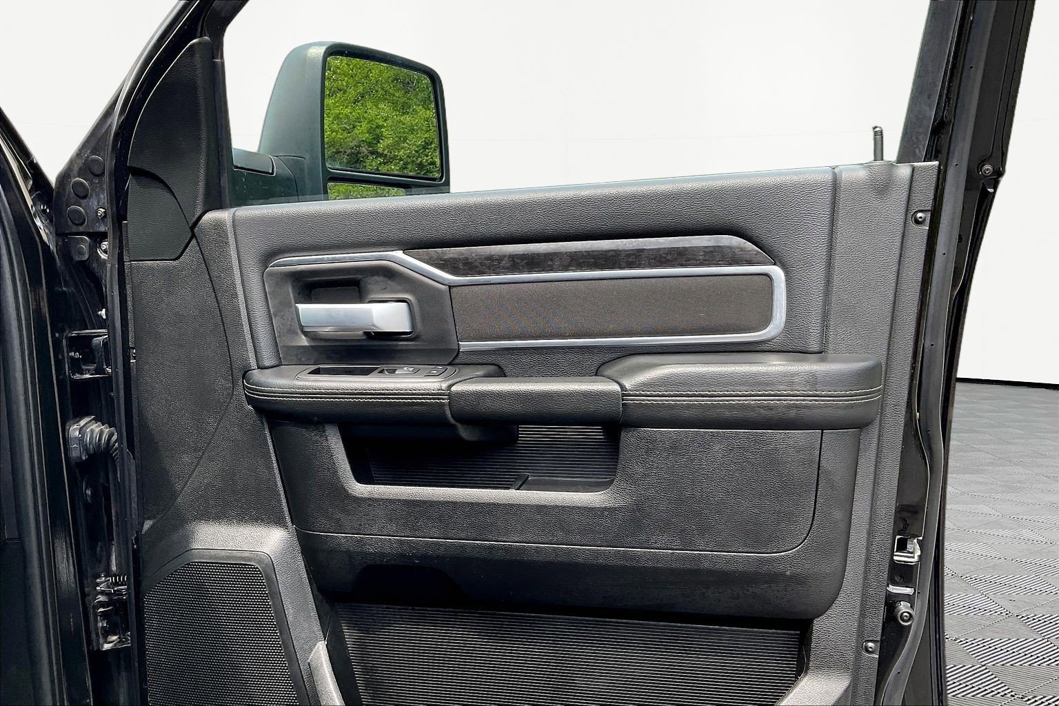 Used 2024 RAM 2500 Big Horn AWD/4WD image 28
