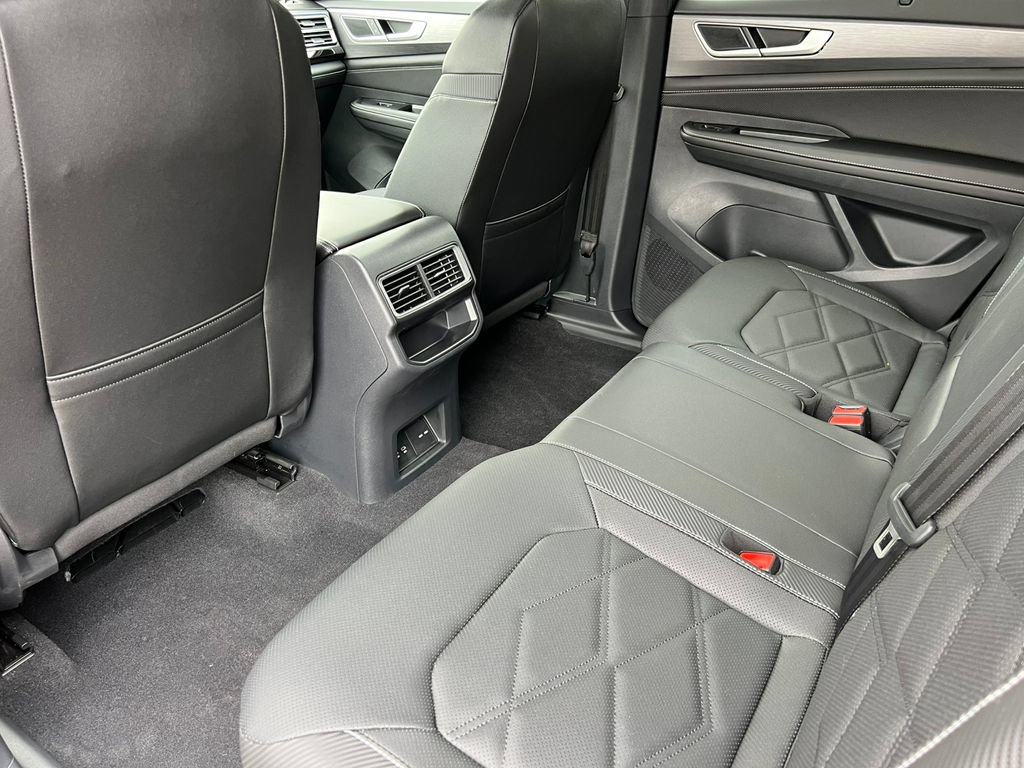 Used 2026 Volkswagen Atlas Cross Sport SE w/ Panoramic Sunroof Package AWD/4WD image 35