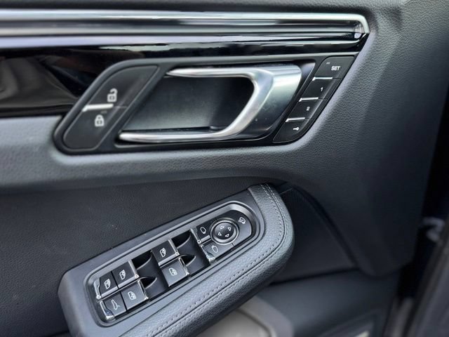Certified 2026 Porsche Macan AWD/4WD image 14
