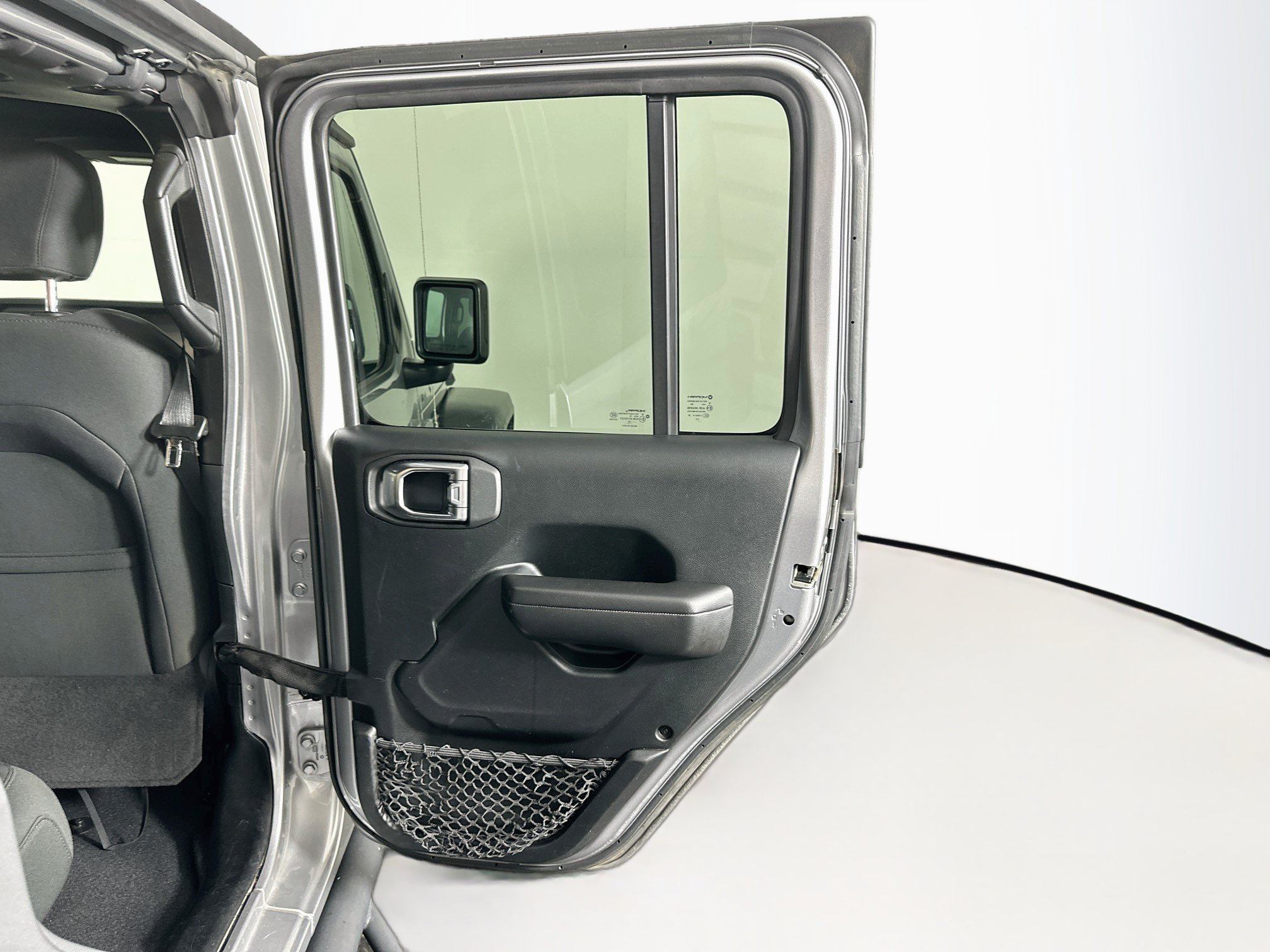 Used 2018 Jeep Wrangler Unlimited Sport S AWD/4WD image 28