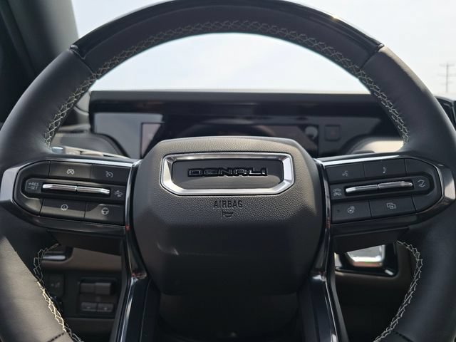 New 2026 GMC Yukon Denali Ultimate AWD/4WD image 32