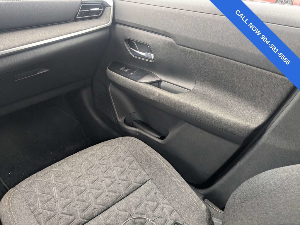 Used 2025 Nissan Kicks SV FWD image 17
