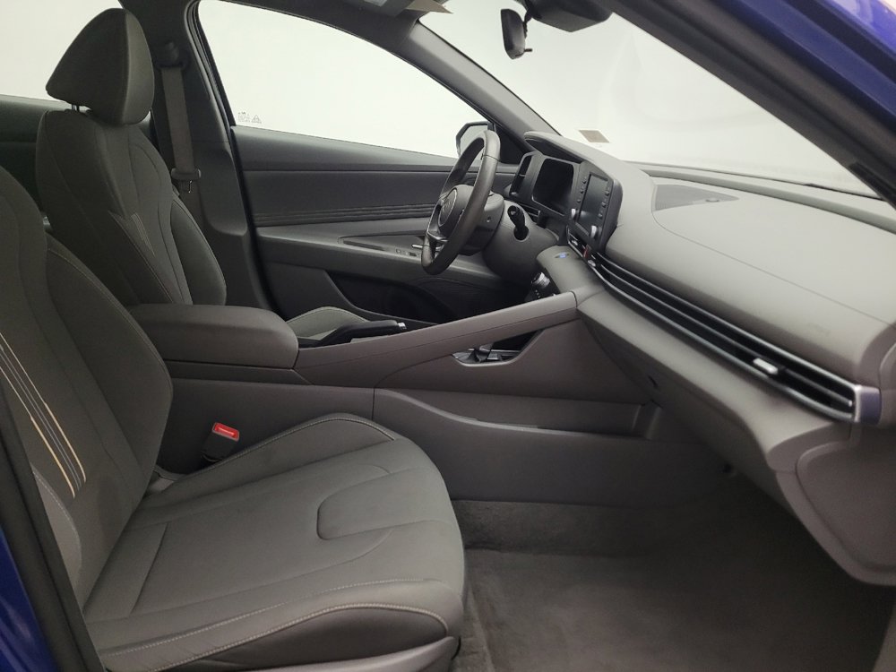 Used 2025 Hyundai Elantra Sport FWD image 21