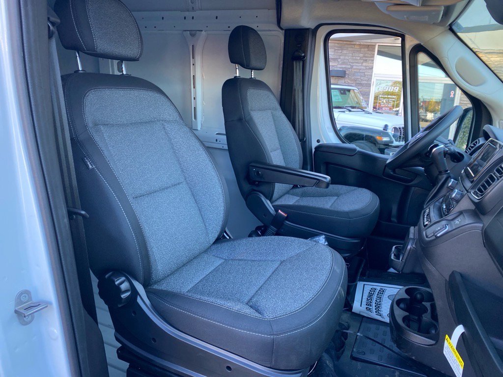 Used 2025 RAM ProMaster 2500 w/ Storage Group image 21