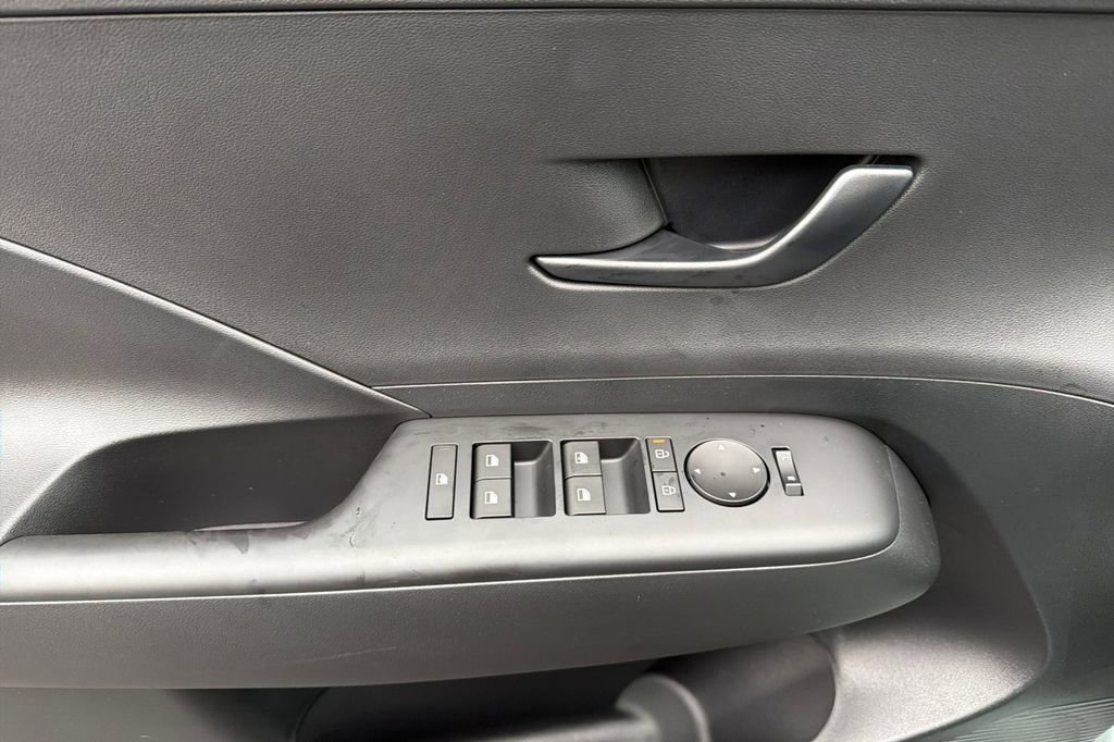 New 2026 Hyundai Kona SE image 9