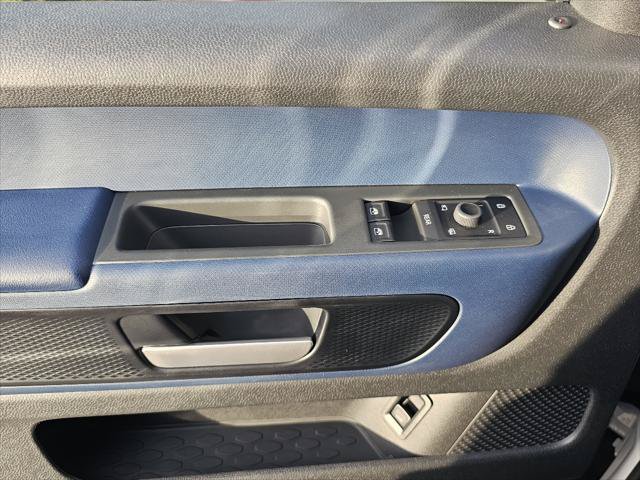 Used 2025 Volkswagen ID. Buzz Pro S RWD image 10