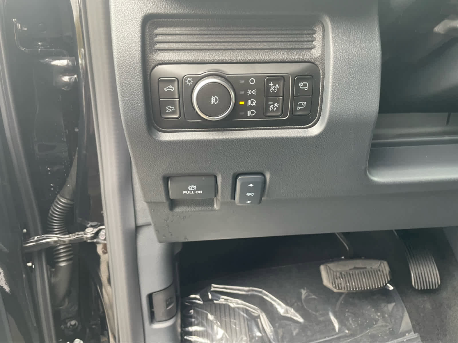 New 2026 Ford F350 Lariat image 14