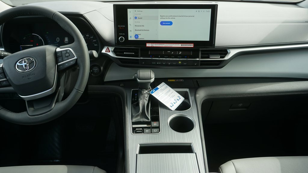 New 2025 Toyota Sienna XLE image 12