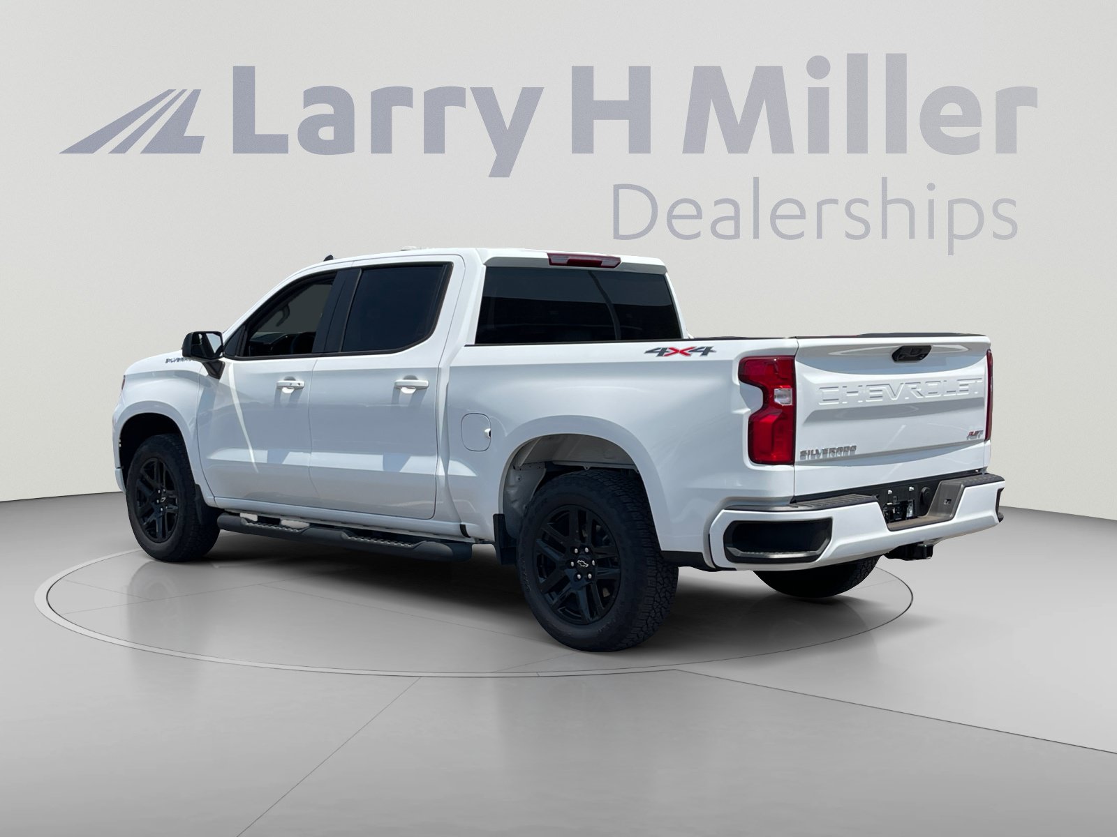 Used 2026 Chevrolet Silverado 1500 RST w/ RST Select Package AWD/4WD image 3