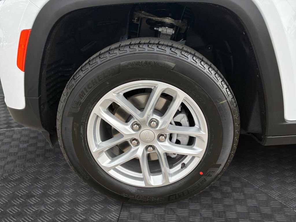 New 2025 Jeep Grand Cherokee Laredo w/ MOPAR Finishing Package RWD image 23