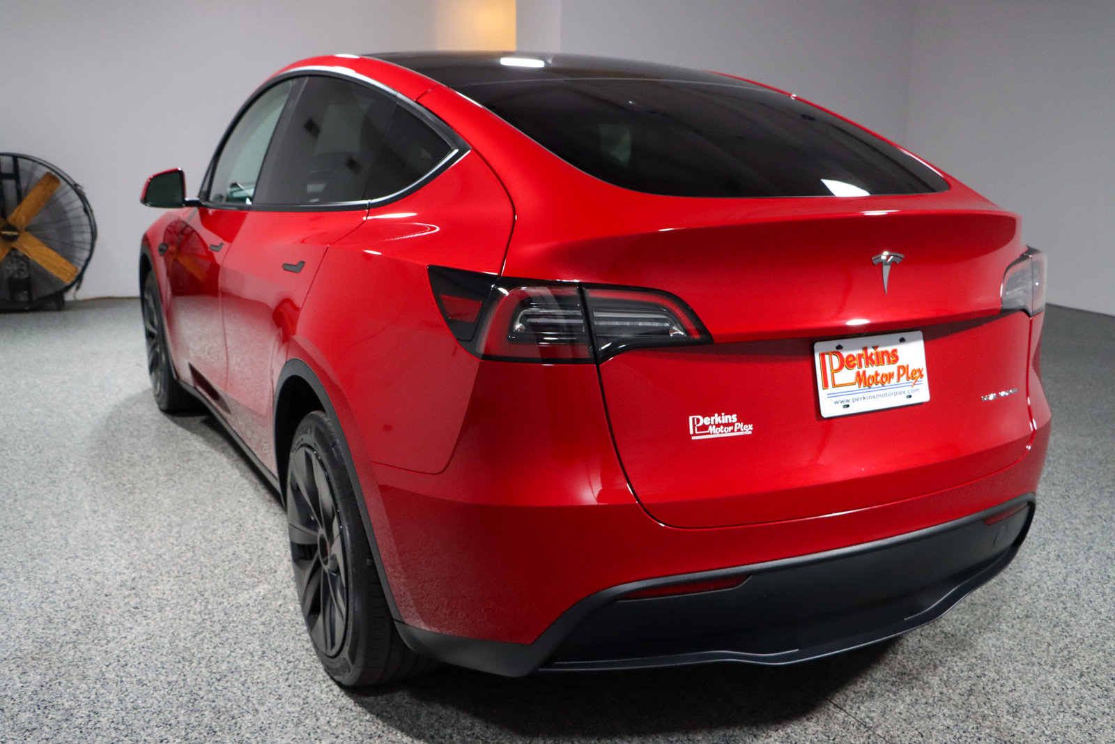 Used 2023 Tesla Model Y AWD image 9