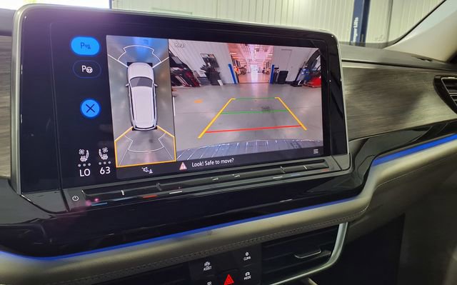Used 2024 Volkswagen Atlas SEL Premium R-Line image 32