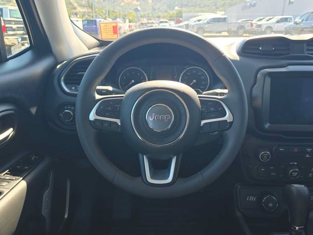 Used 2023 Jeep Renegade Latitude AWD/4WD image 11