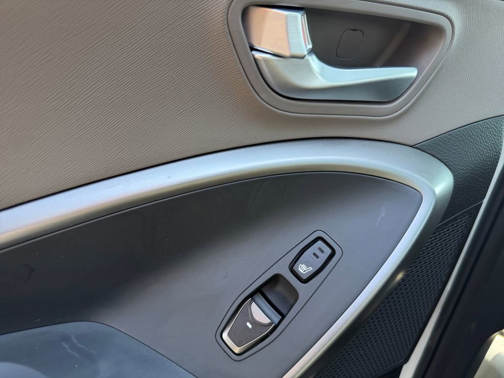 Used 2019 Hyundai Santa Fe XL image 28