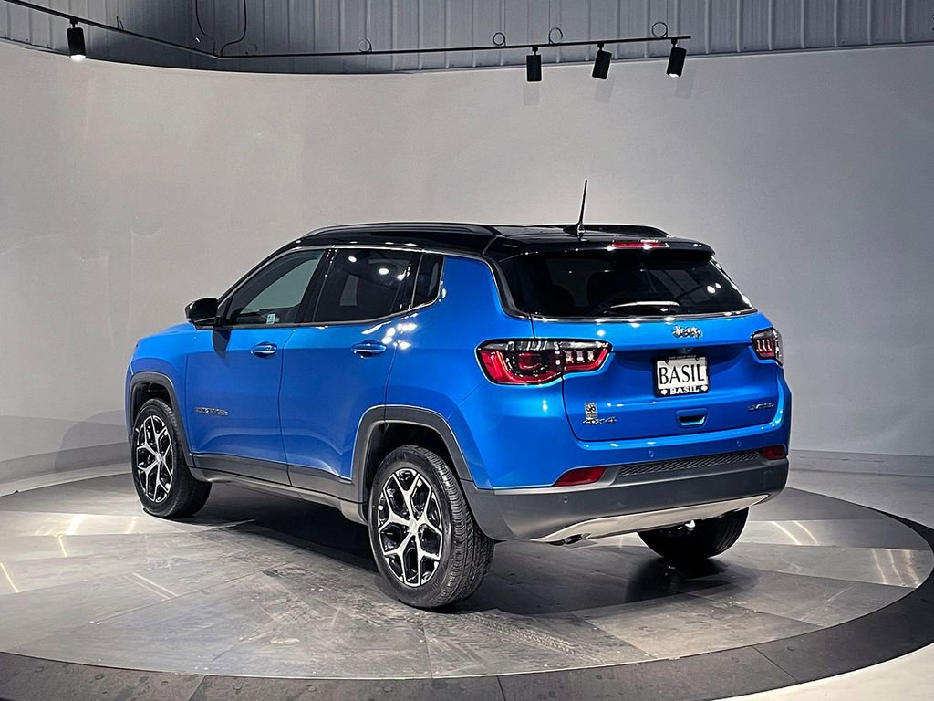 Used 2024 Jeep Compass Limited image 13