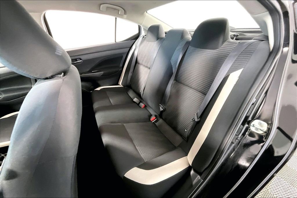 Used 2021 Nissan Versa SV image 26