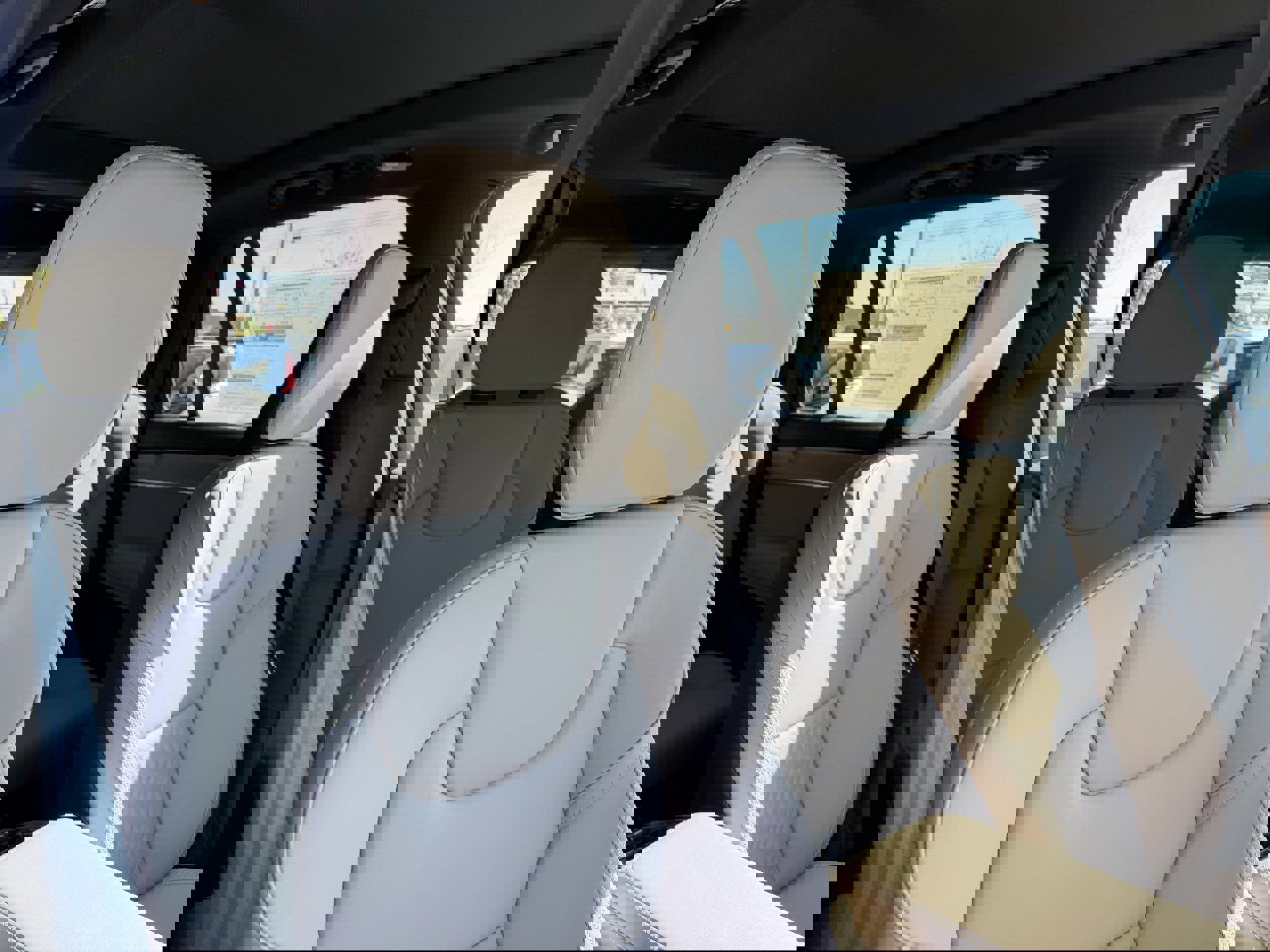 New 2026 Volvo XC90 T8 Core image 9