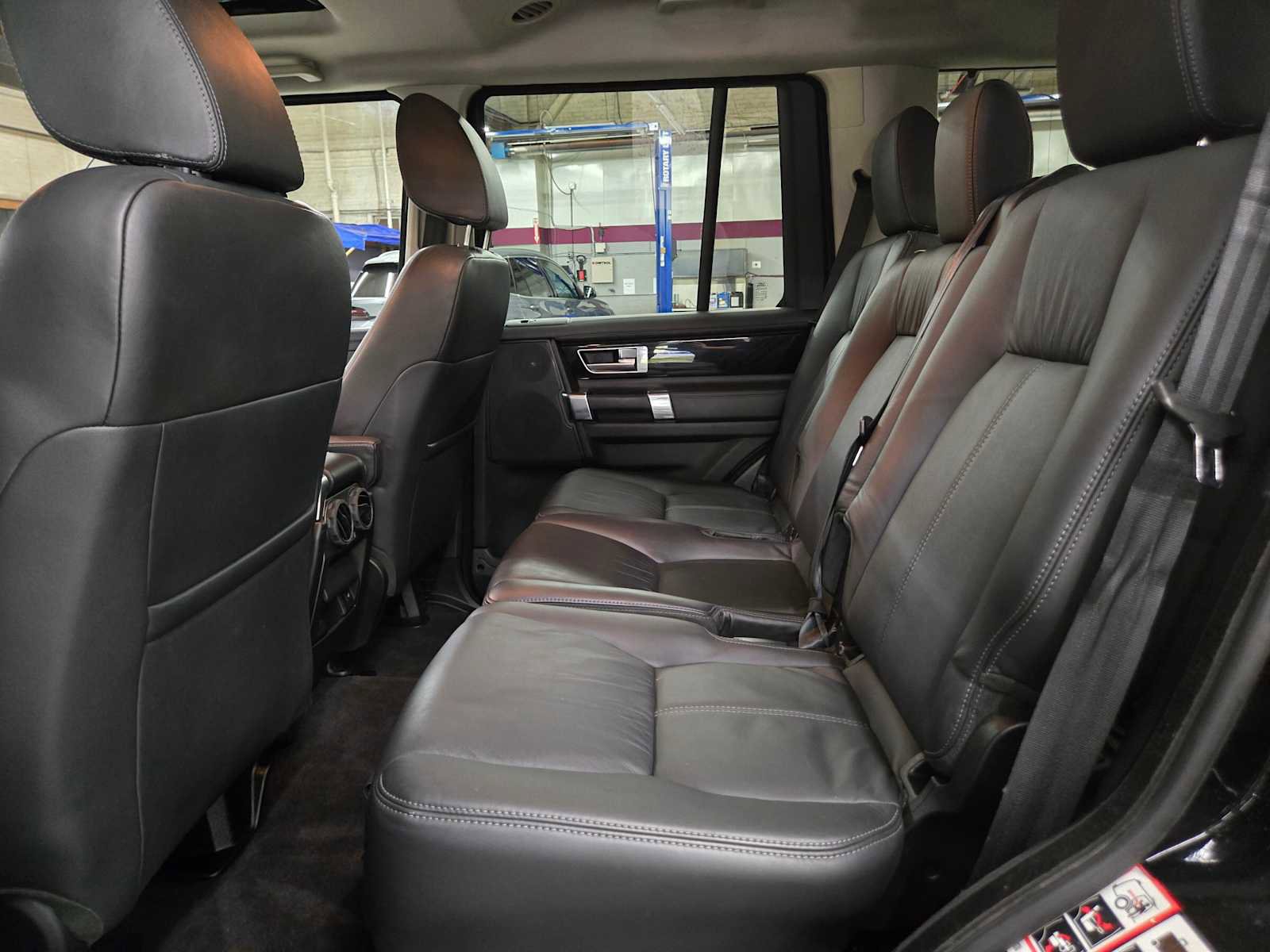 Used 2016 Land Rover LR4 HSE LUX AWD/4WD image 17