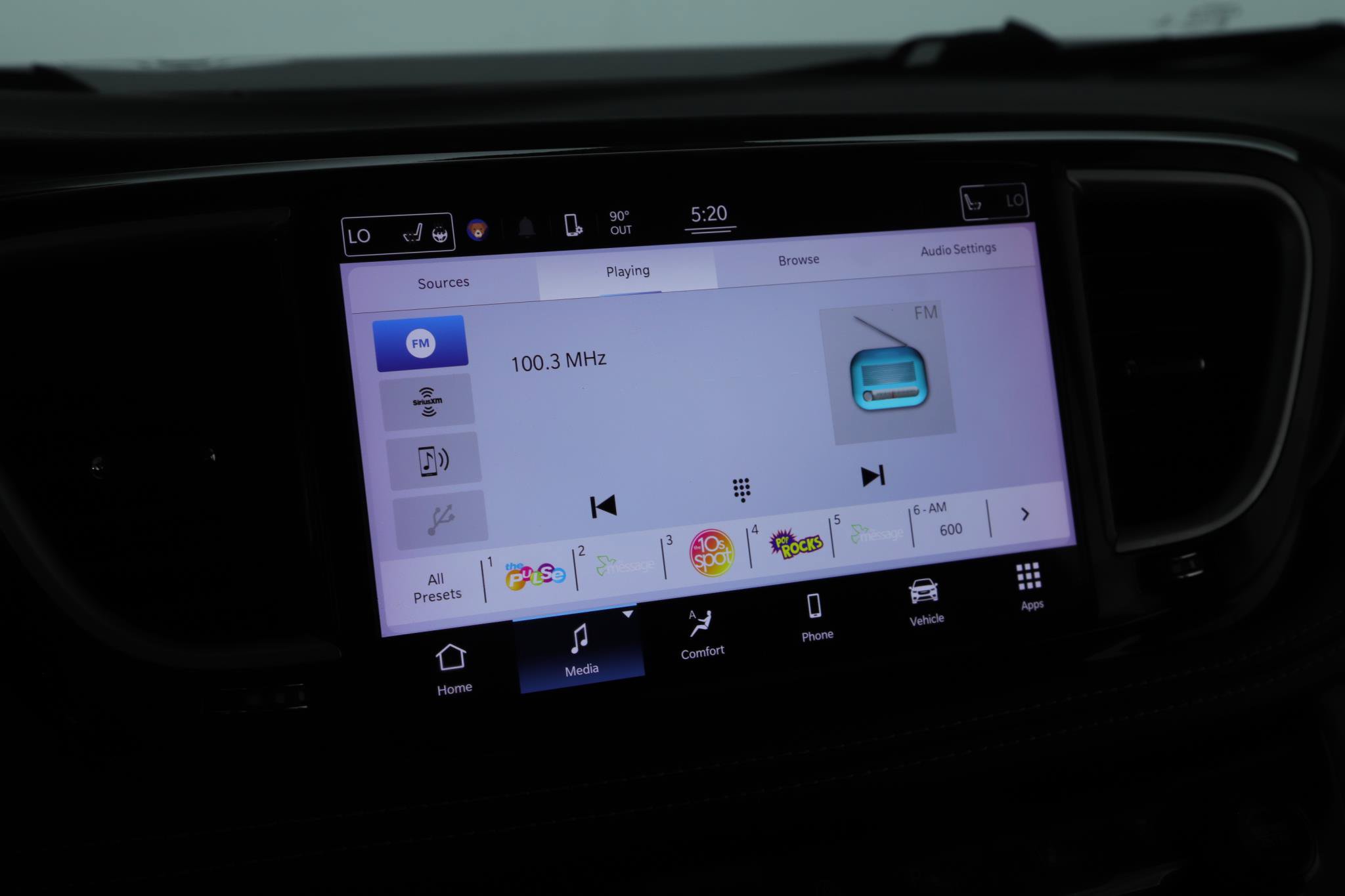Used 2022 Chrysler Pacifica Touring-L AWD/4WD image 12