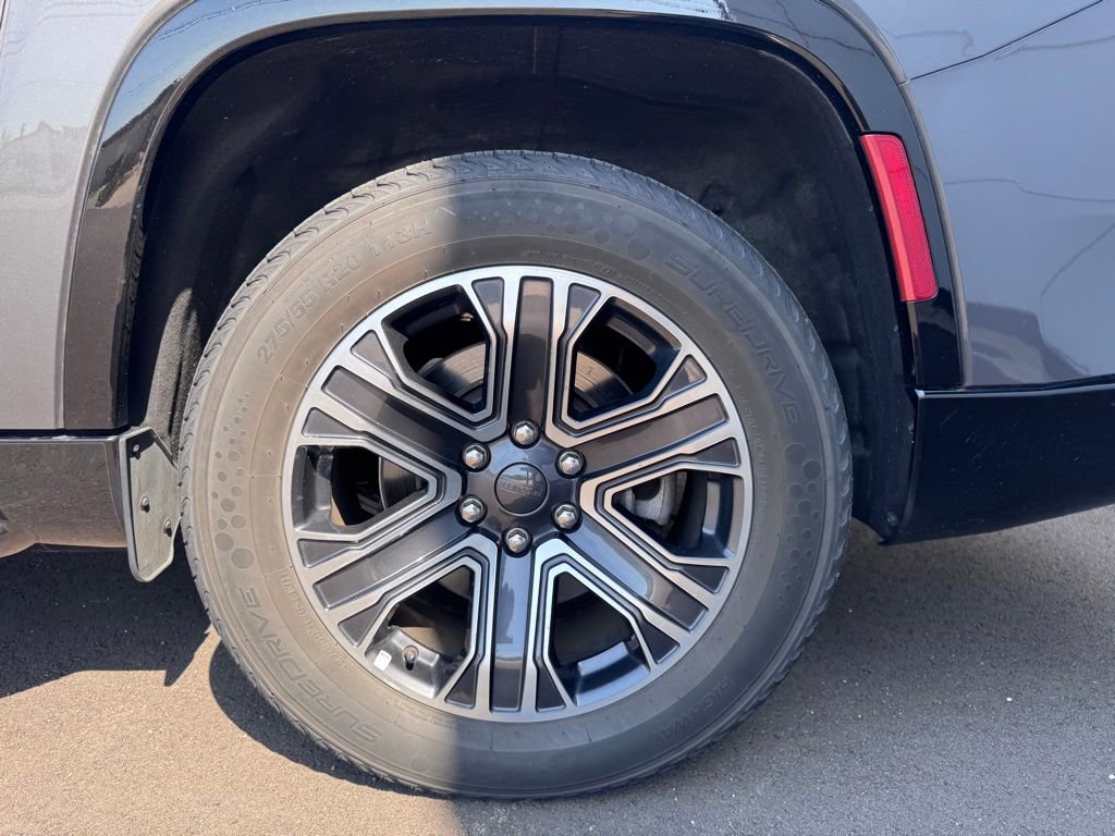 Used 2023 Jeep Wagoneer L Series II image 35