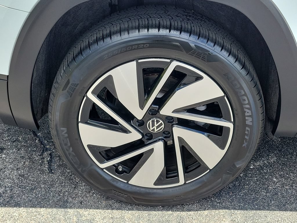 Used 2025 Volkswagen Atlas SE FWD image 6