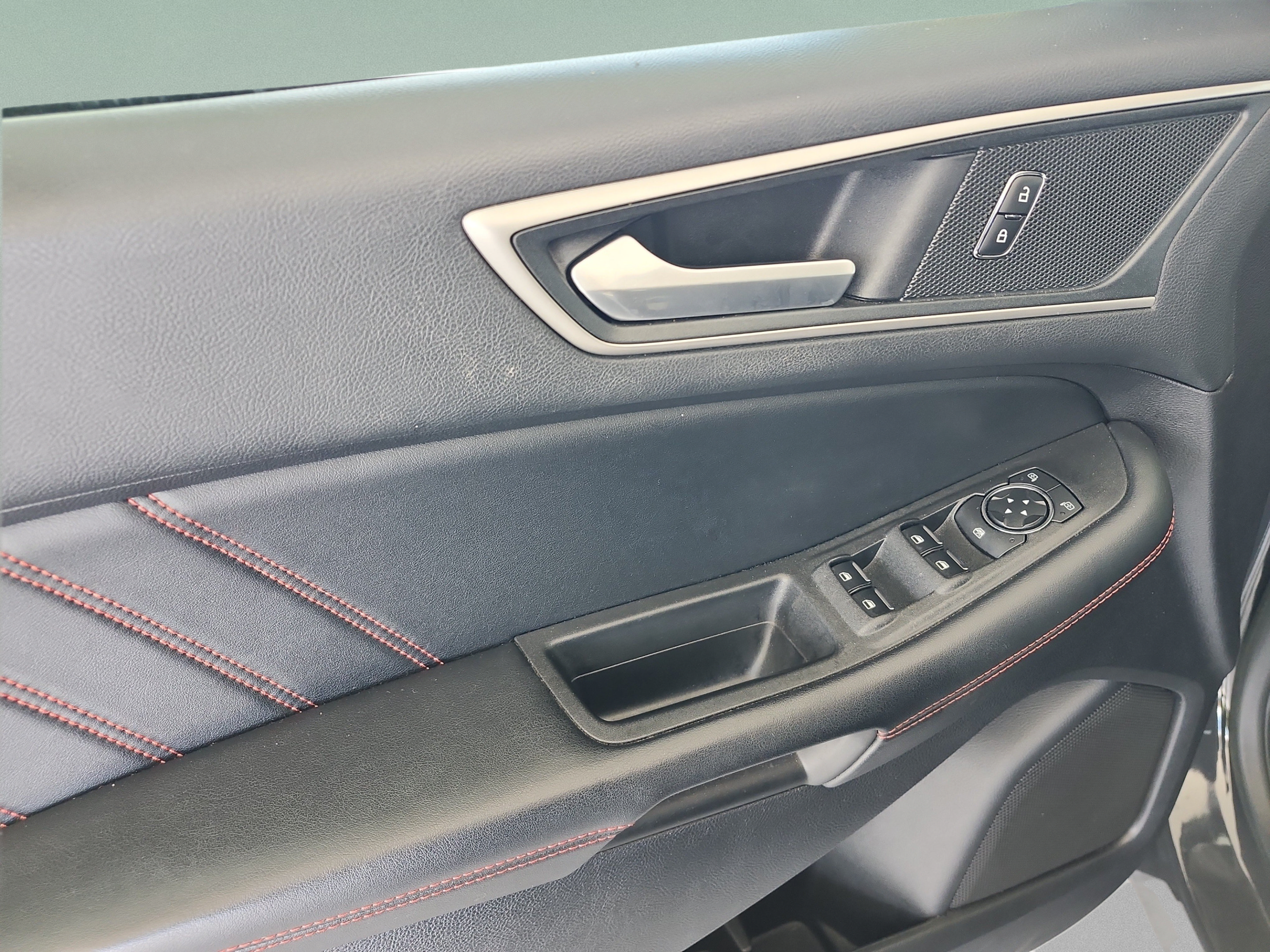 Certified 2021 Ford Edge ST-Line FWD image 16