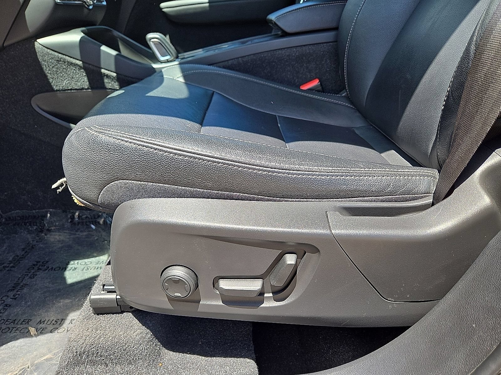 Used 2021 Volvo XC40 T4 Momentum FWD image 24