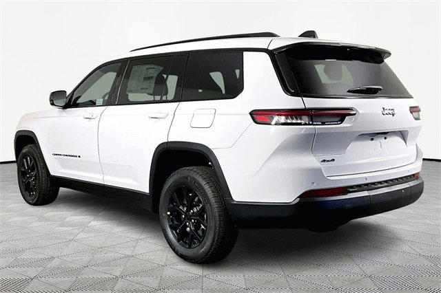 New 2025 Jeep Grand Cherokee L Laredo image 4