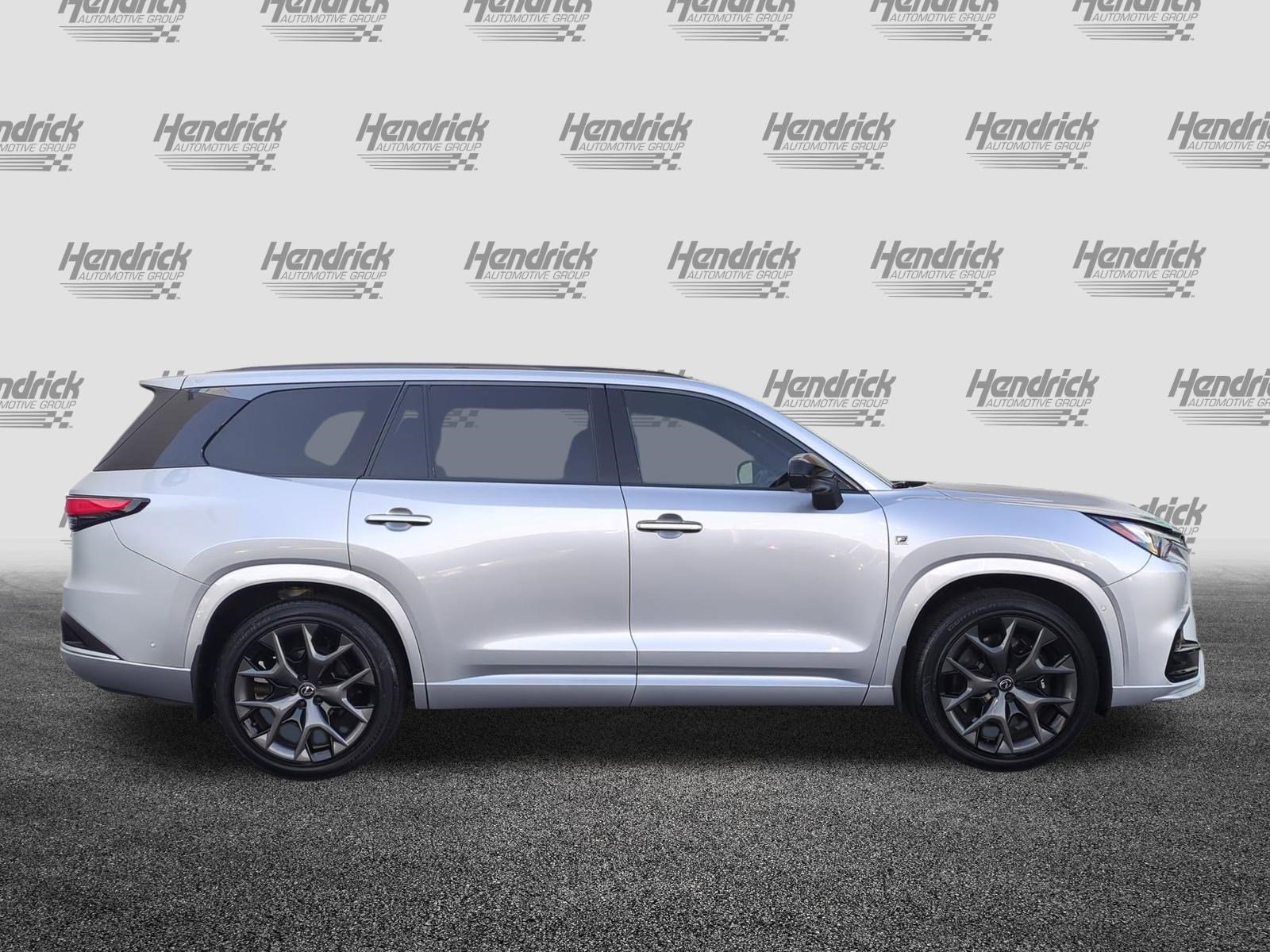 Used 2025 Lexus TX 500h AWD w/ Technology Package image 11