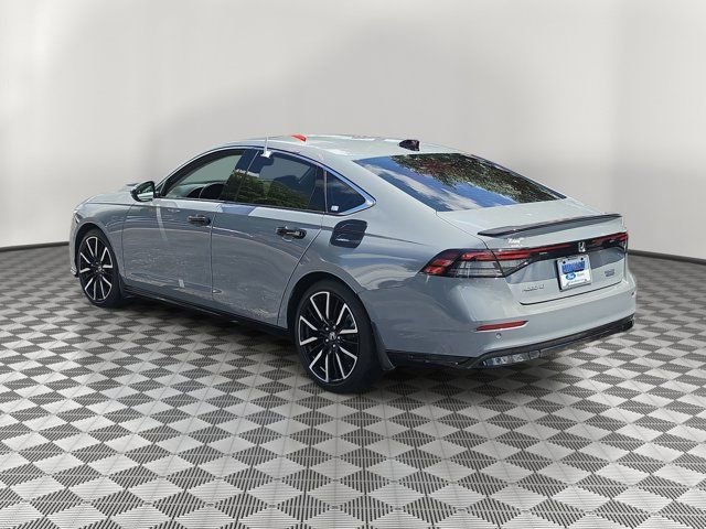 Used 2024 Honda Accord Touring image 4