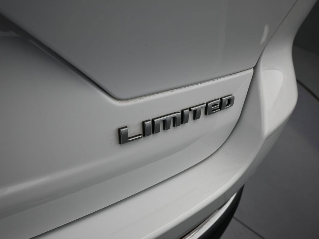 Used 2024 Jeep Grand Cherokee Limited RWD image 44
