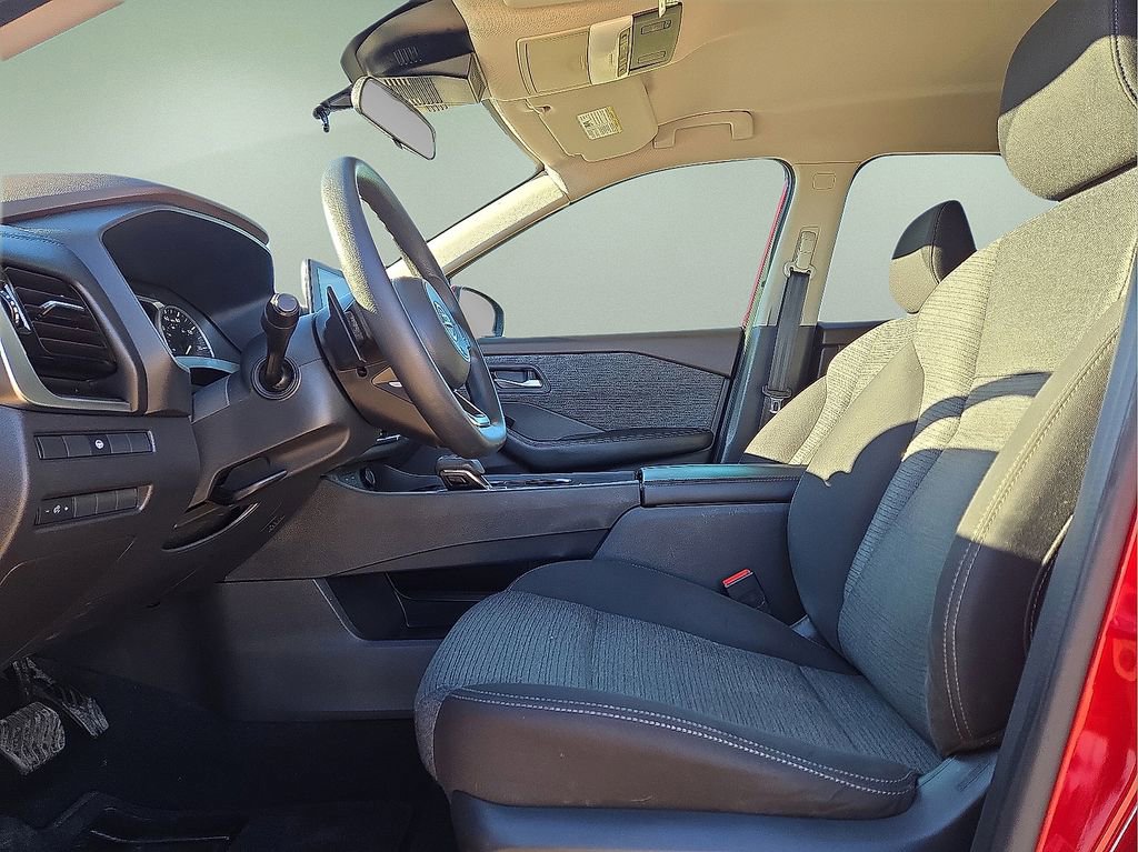 Used 2021 Nissan Rogue SV image 23