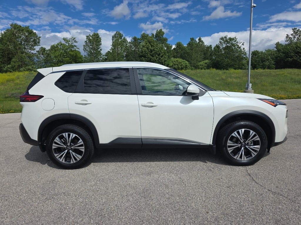 Certified 2023 Nissan Rogue SV w/ SV Premium B Package AWD/4WD image 3