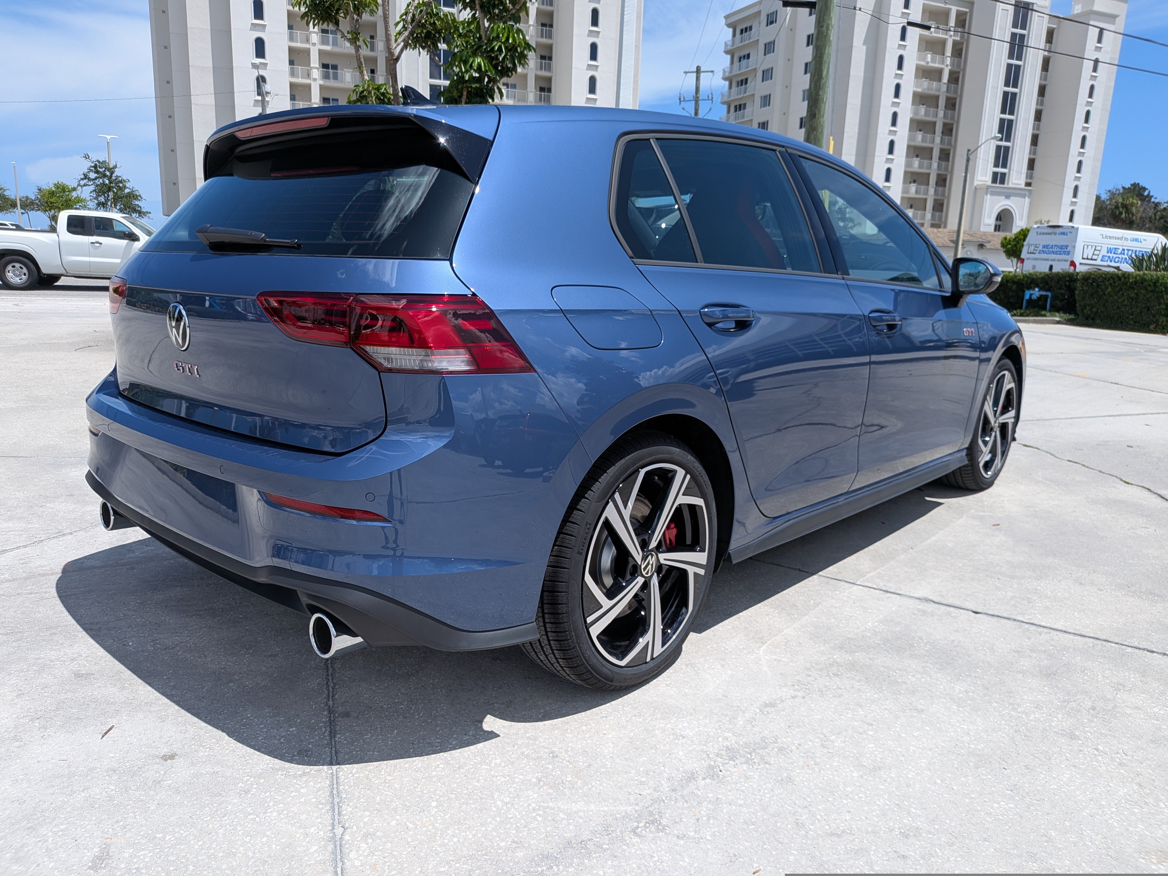 New 2026 Volkswagen GTI SE FWD image 3